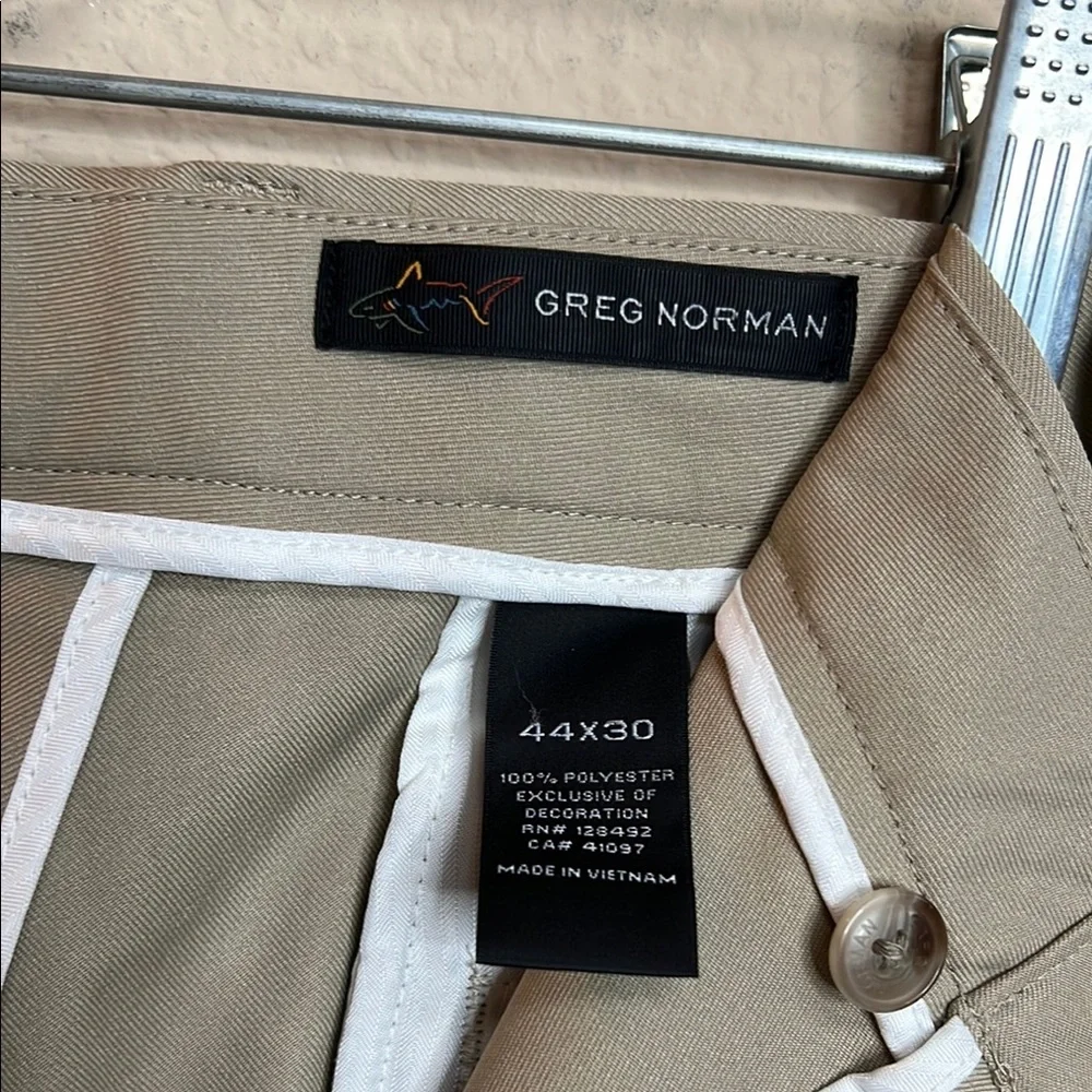 Greg Norman Collection Sz 44W x 43L  Tan Chinos Tailored Fit